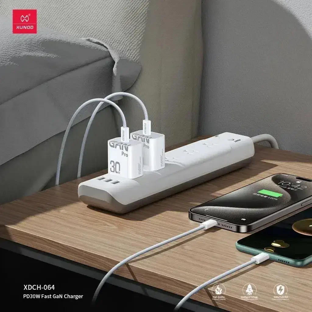 XUNDD 30W GaN Pro Fast Charger with USB-C to USB-C Cable