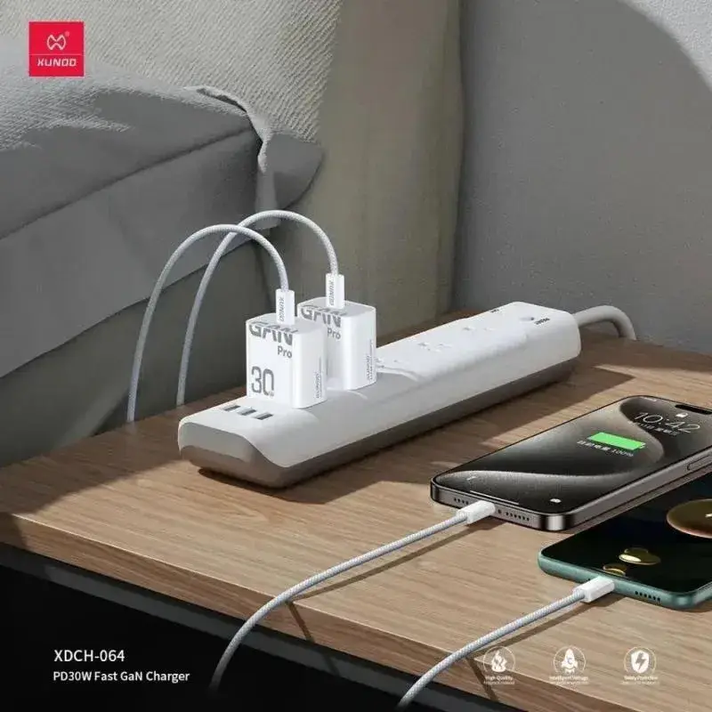 XUNDD XDCH-064 30W GaN Pro Fast Charger with USB-C to Lightning Cable