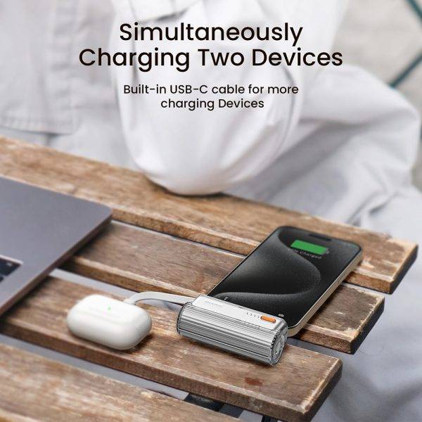 SHARGE Flow Mini 5000mAh Power Bank with Built-in Cable (Lightning & Type-C) SHARGE Flow Mini 5000mAh Power Bank with Built-in Cable (Lightning & Type-C)