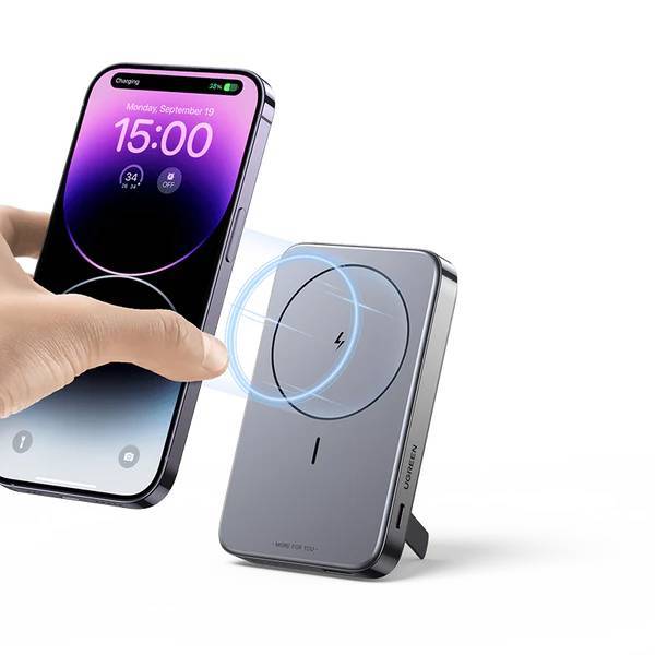 UGREEN PB206 10000mAh Magnetic Wireless Power Bank with PD 20W Fast Charging