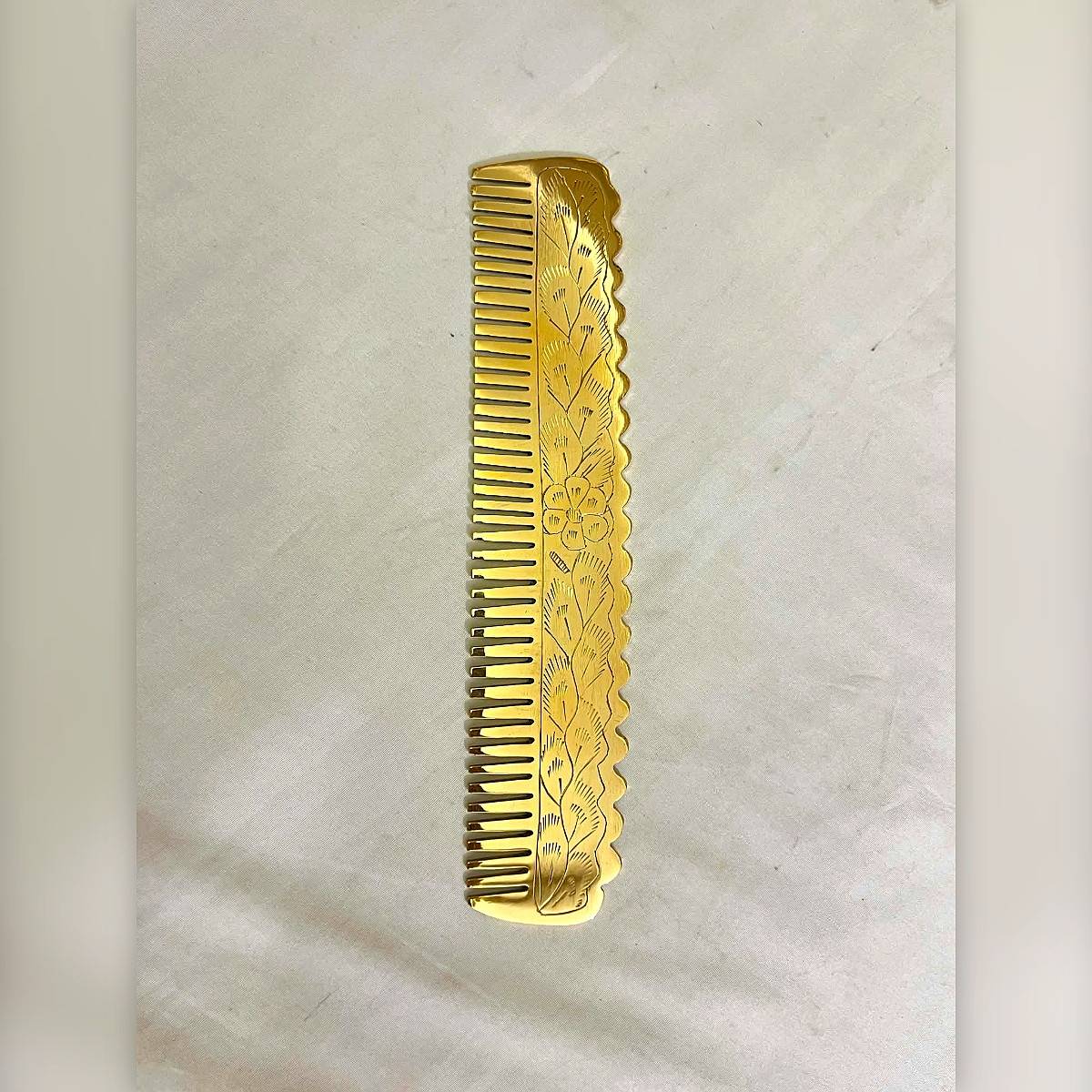 পিতলের বড় সাইজ নকশী চিরুনি (৮.৫ ইঞ্চি)