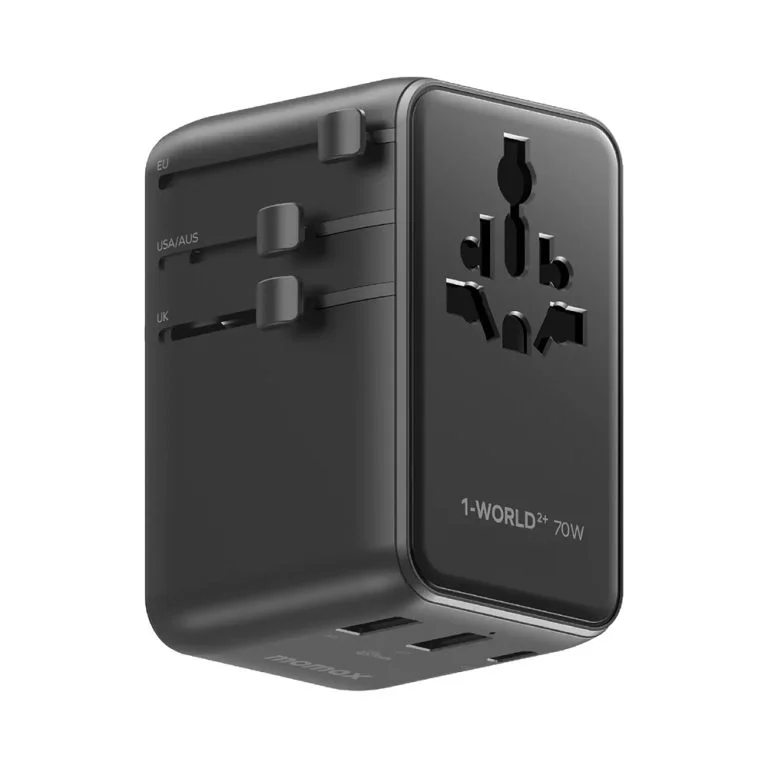 Momax UA30 travel adapter side profile showing plug mechanism