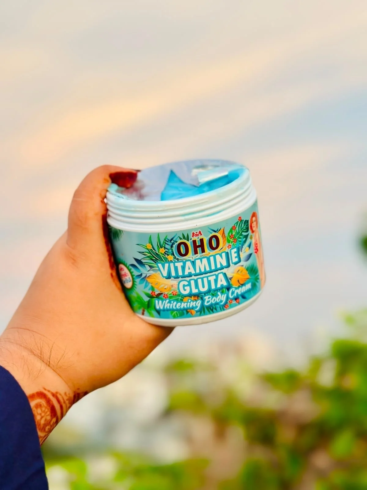 OHO Vitamin E Gluta Whitening Body Cream – 300g (Made in Thailand)