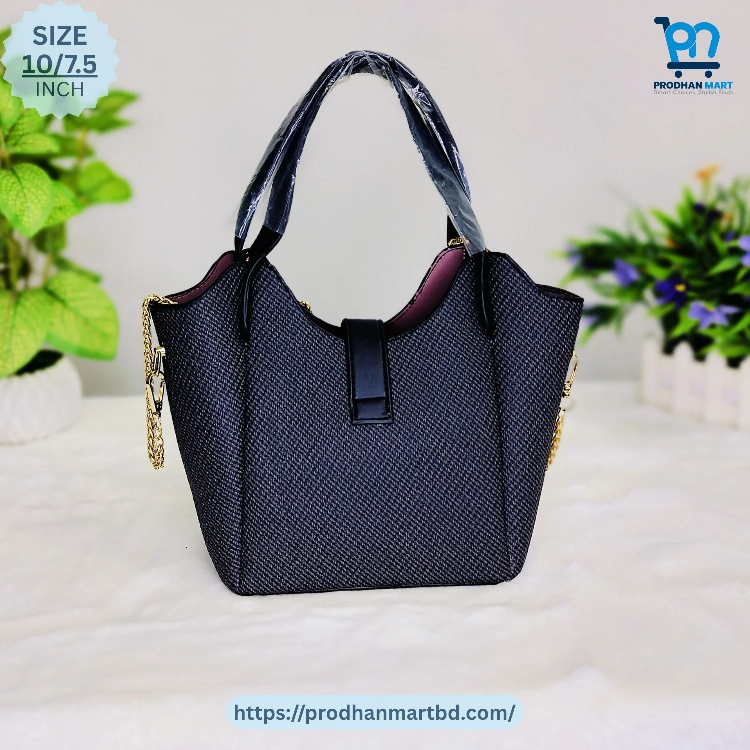 Stylish Chain Accent Tote Bag (Black Color) Stylish Chain Accent Tote Bag (Black Color)