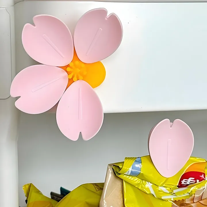 Sakura Magnetic Sealing Clip